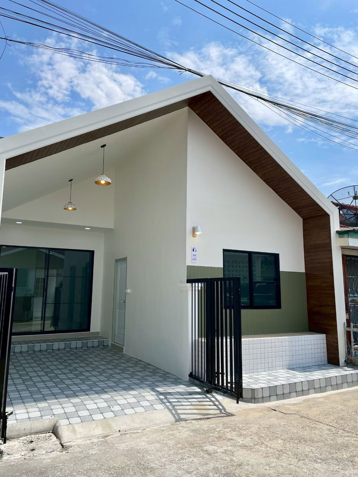 picture House for Sell only 1,190,000 Baht - 2/11