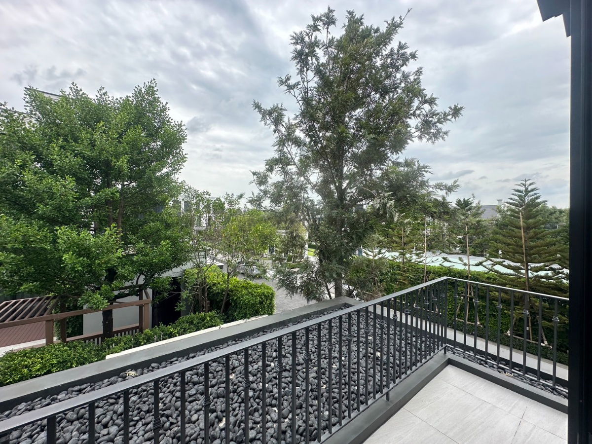picture Luxury Home in Krungthep Kreetha Fully Furnished THB 67M - 4/9