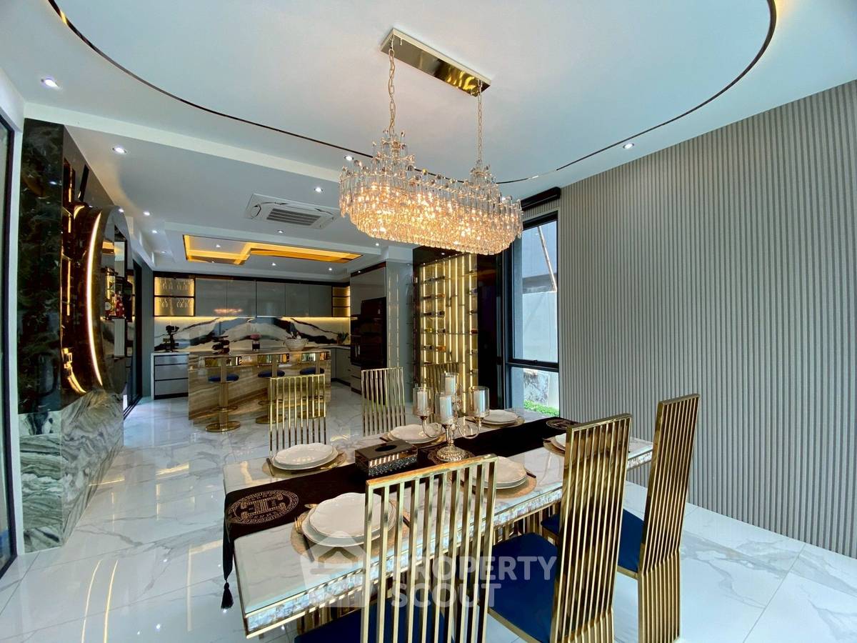 picture 5-BR Villa close to Pattaya (ID 2182145) - 35/40