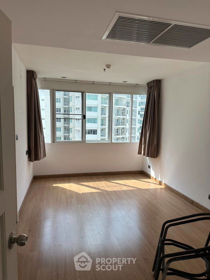picture 2-BR Condo at Supalai Wellington near MRT Thailand Cultural Centre (ID 1695381) - 6/20