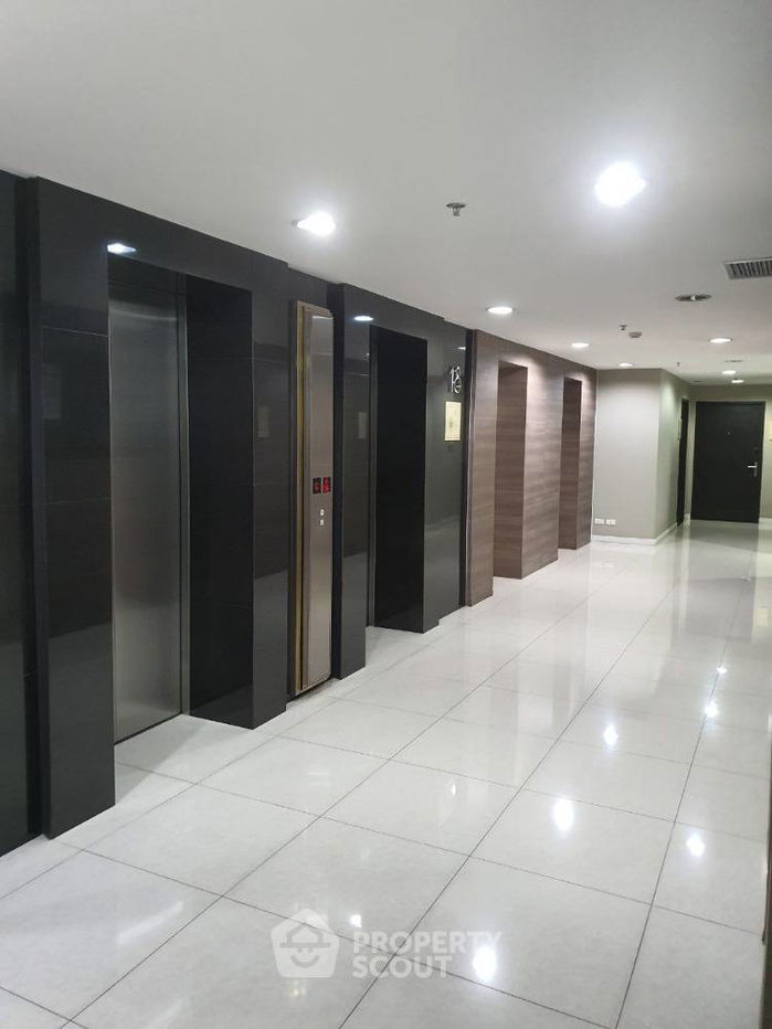 picture 1-BR Condo at Belle Grand Rama 9 near MRT Phra Ram 9 (ID 1072327) - 2/11