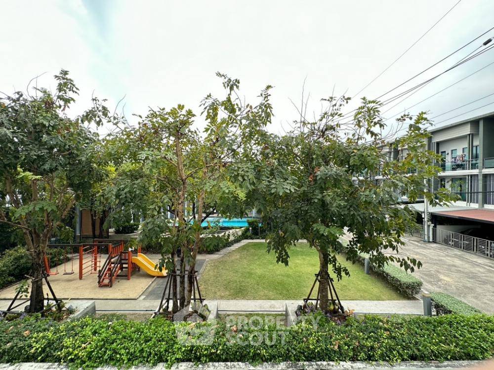 picture 3-BR Townhouse in Taling Chan (ID 1706061) - 35/71