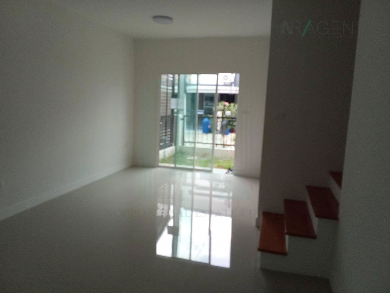 picture 🎉 For Sell Town house LIO BLISS LADKRABANG-CHALONGKRUNG 2-story 4 bedroom 2 bathroom - 1/8