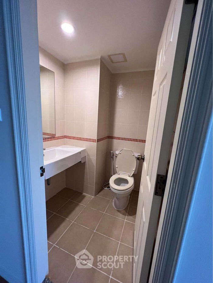 picture 2-BR Condo at Lumpini Ville Ramkhamhaeng 44 close to Ramkhamhaeng (ID 1164648) - 9/12