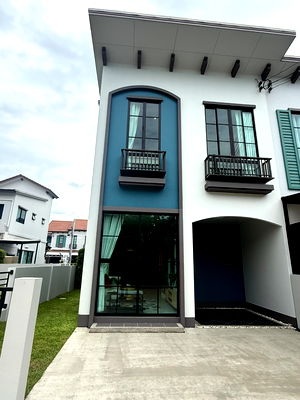 Townhouses for sale Bangkok : Townhome for Sale at Anasiri Ramkhamhaeng – Move-in Ready Project by Sansiri
