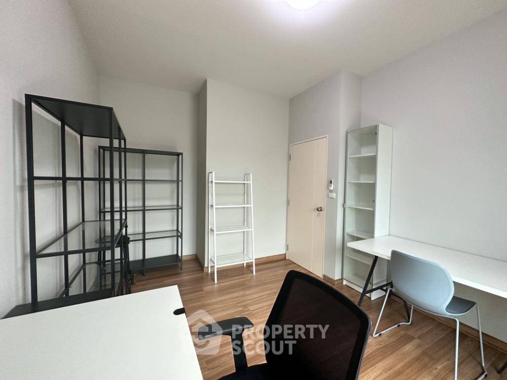 picture 3-BR Townhouse in Taling Chan (ID 1706061) - 4/71