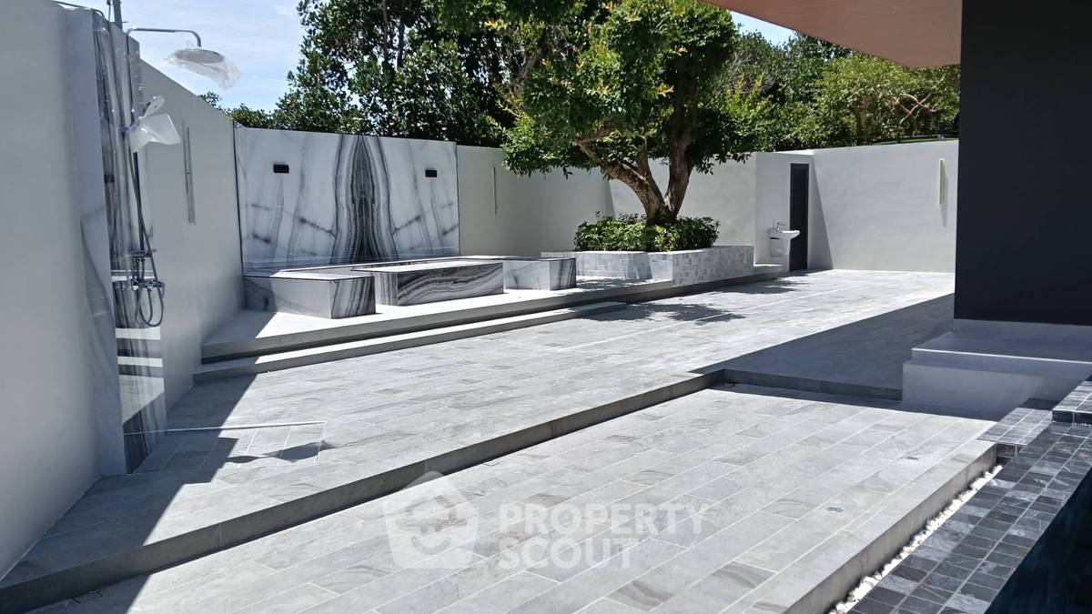 picture 5-BR Villa close to Pattaya (ID 2182145) - 8/40