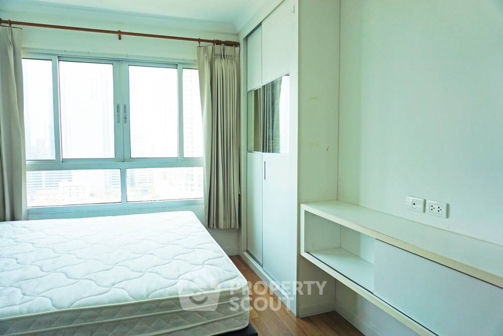 picture 1-BR Condo at Lumpini Place Rama 9–Ratchada near MRT Phra Ram 9 (ID 385903) - 5/7