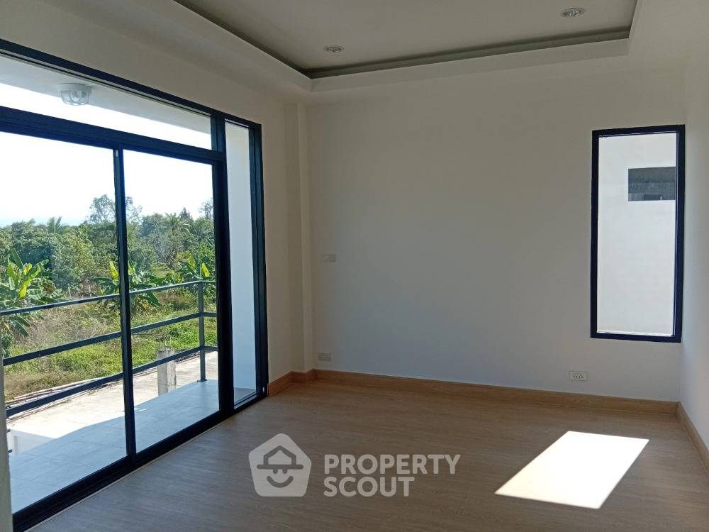 picture 4-BR House in Yang Noeng (ID 1987908) - 3/28