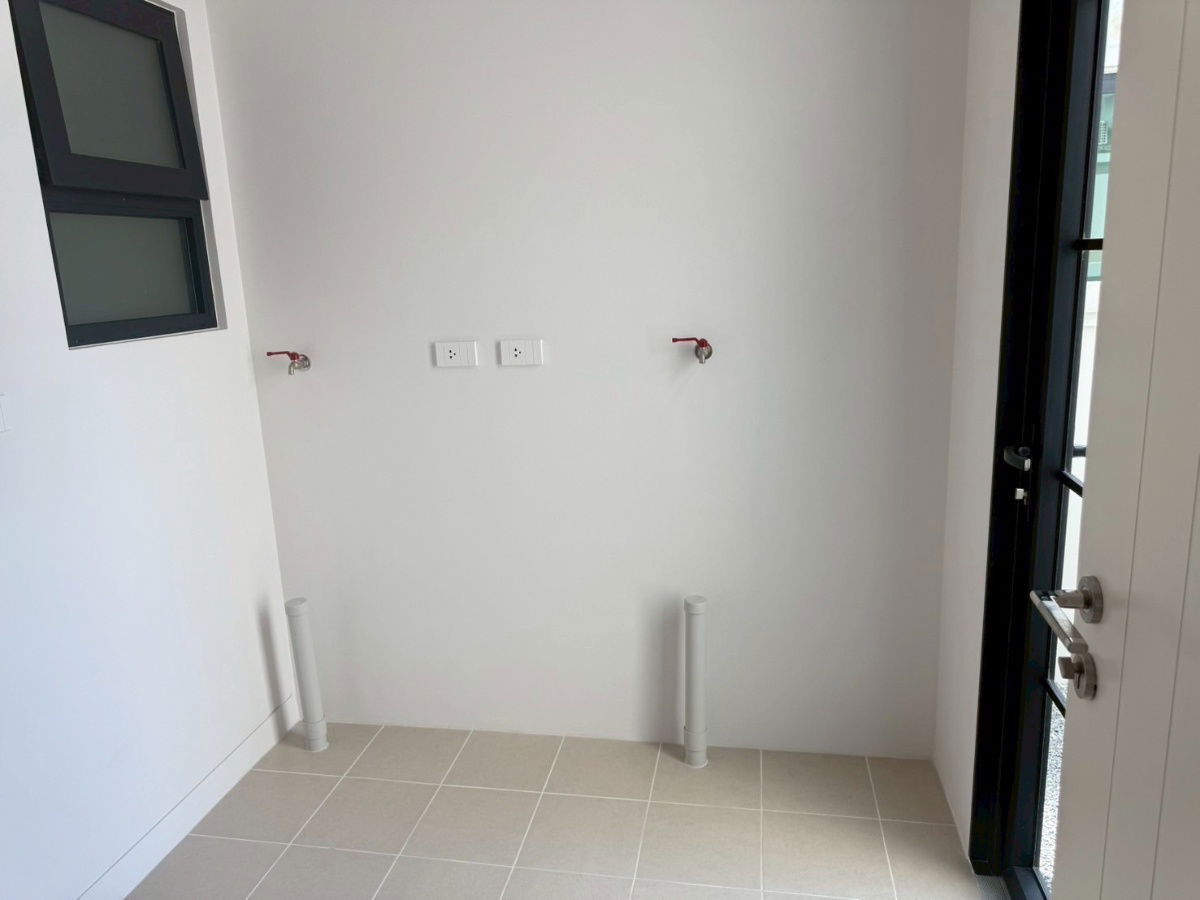 picture 🍃 Prime Location Single House Facing the Central Garden — 330 sq.m. Narinsiri Krungthep Kreetha - 10/18