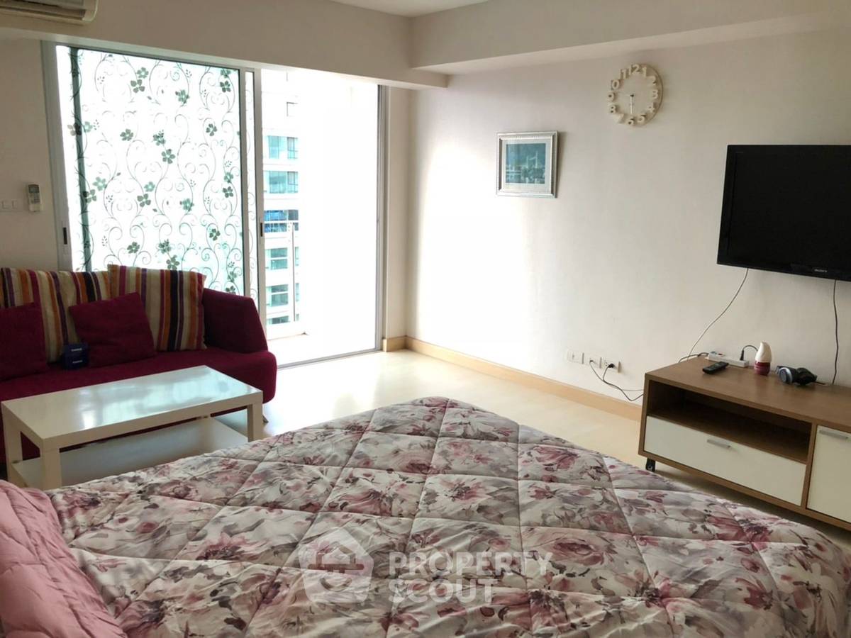 picture Studio Condo at My Resort Bangkok Condominium near MRT Phetchaburi (ID 2233436) - 4/6