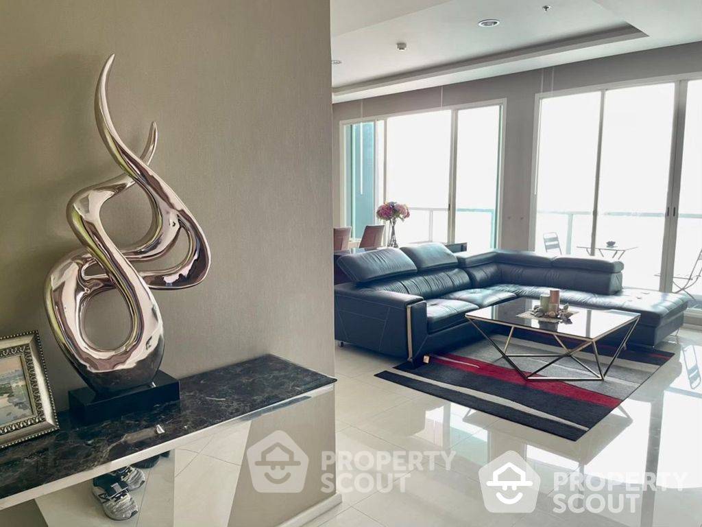 picture 3-BR Condo at Menam Residences in Wat Phraya Krai (ID 510965) - 3/9