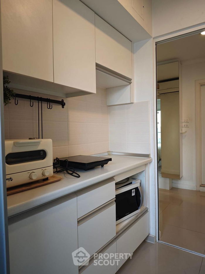 picture 1-BR Condo at Lumpini Place Rama 9–Ratchada near MRT Phra Ram 9 (ID 1739354) - 9/16