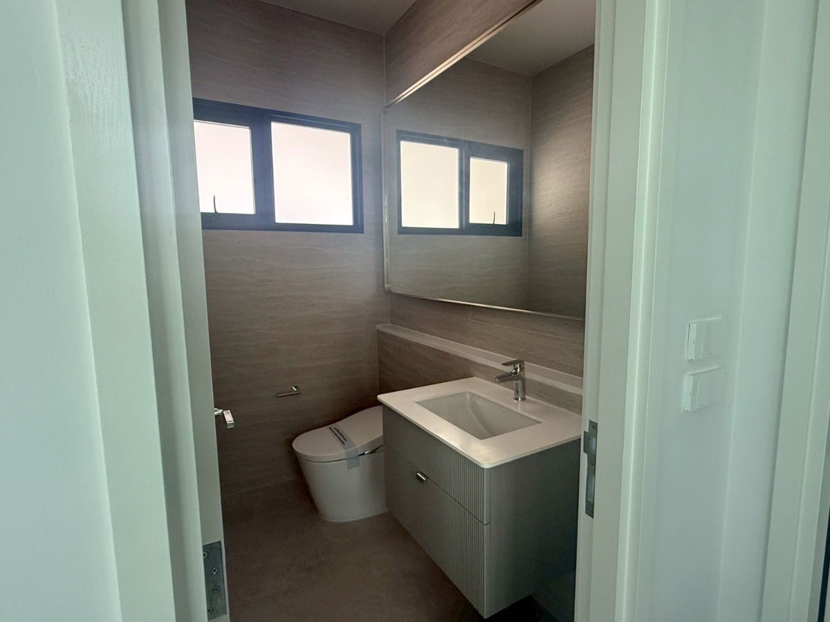 picture 🍃 Prime Location Single House Facing the Central Garden — 330 sq.m. Narinsiri Krungthep Kreetha - 8/18