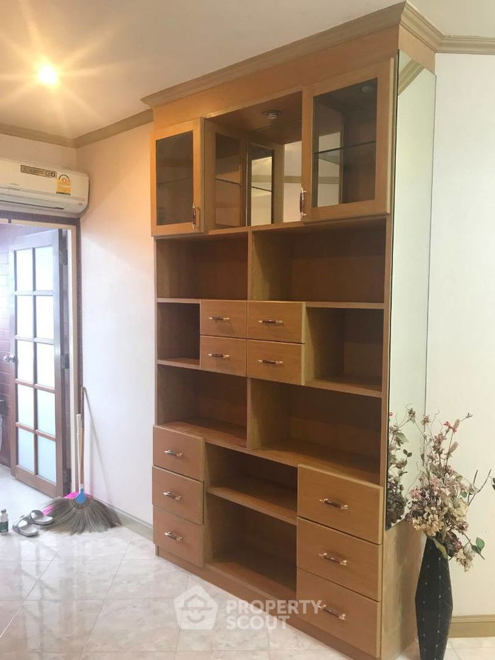picture 2-BR Condo at Country Complex Bangna near BTS Bang Na (ID 632999) - 3/9