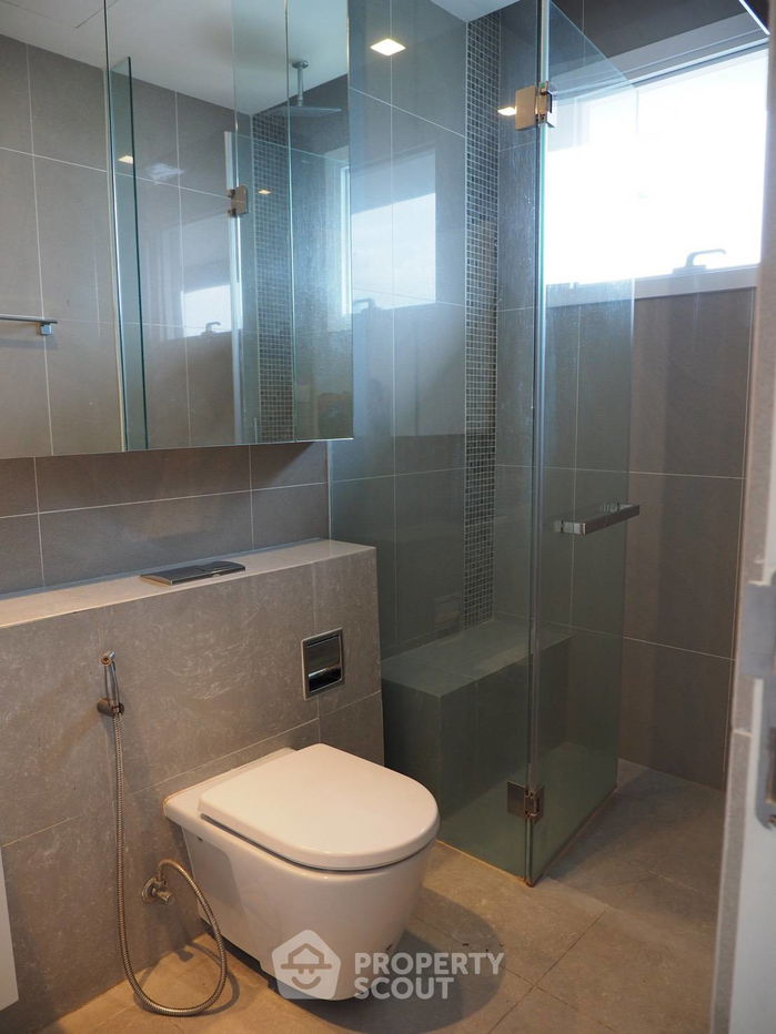 picture 2-BR Condo at The Saint Residences near MRT Phahon Yothin (ID 362999) - 4/10