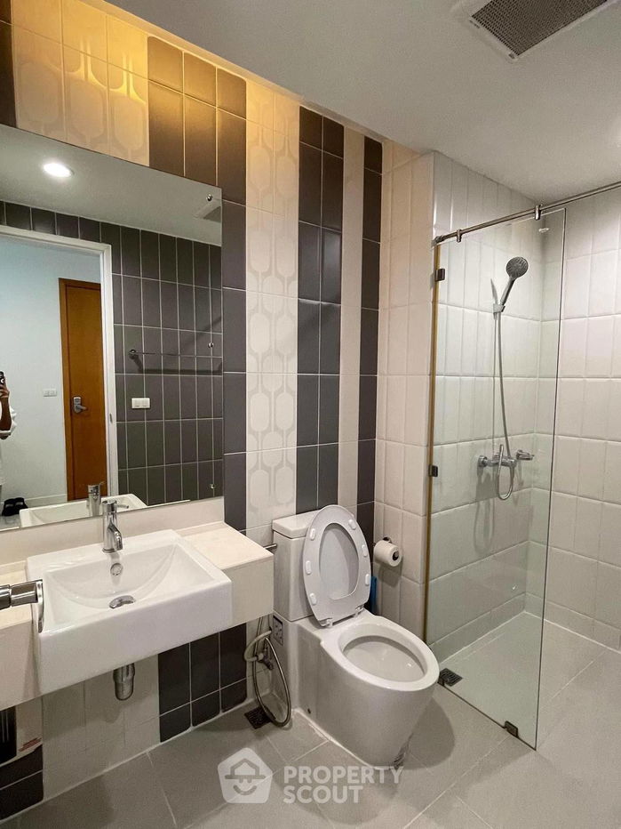 picture Studio Condo at Circle Condominium near MRT Phetchaburi (ID 1541401) - 5/6
