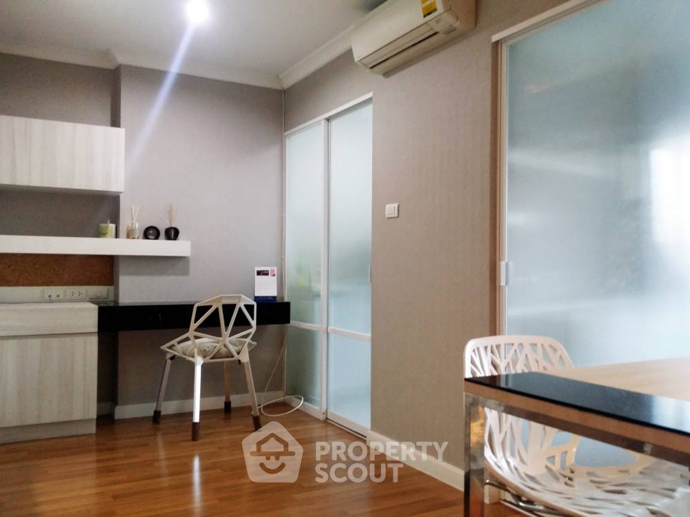 รูป คอนโด 1-ห้องนอน ที่ คอนโด ลุมพินี เพลส พระราม 9 – รัชดา ใกล้ MRT พระราม 9 (ID 298210) - รูปที่ 3/9