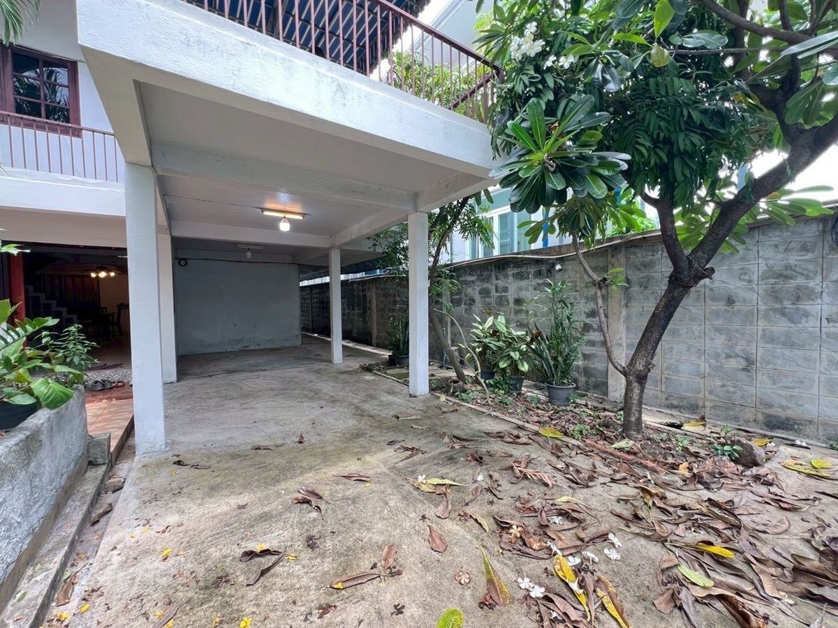 รูป บ้านเดี่ยวสไตล์ดั้งเดิม พร้อมสวน | ใจกลางรัชโยธิน | 99 ตร.วา | ใกล้ BTS แค่ 800 ม. - รูปที่ 6/24