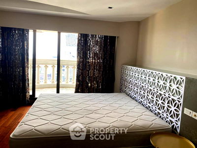 Condos for rent : 1-BR Condo at Nusa State Tower Condominium near BTS Saphan Taksin (ID 479953)