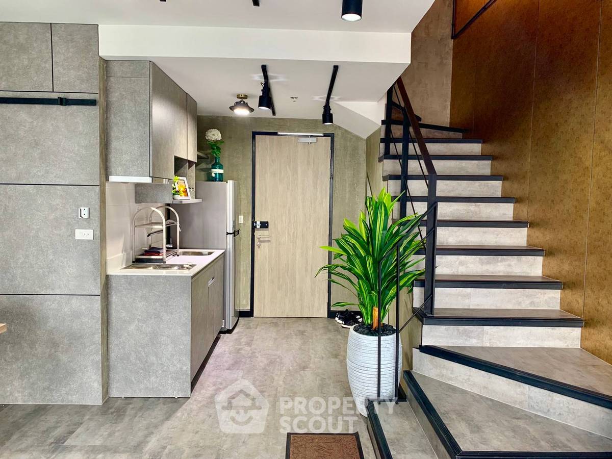picture 2-BR Condo at Ideo Mobi Rama 9 near MRT Phra Ram 9 (ID 566090) - 2/17
