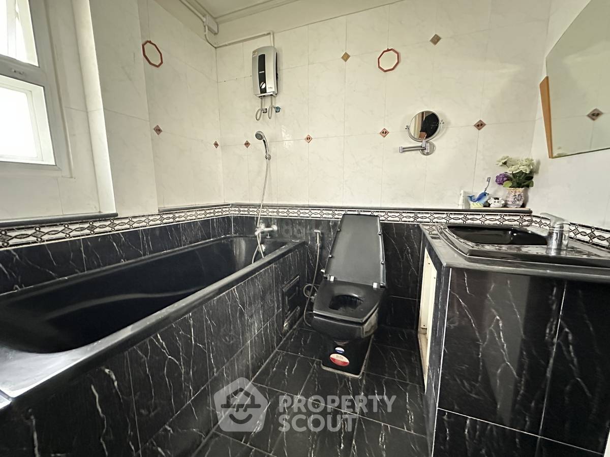 picture 3-BR House at Perfect Place Ramkhamhaeng 164 in Min Buri (ID 2233015) - 7/8