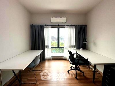 Townhouses for rent Bangkok : 3-BR Townhouse in Taling Chan (ID 1706061)