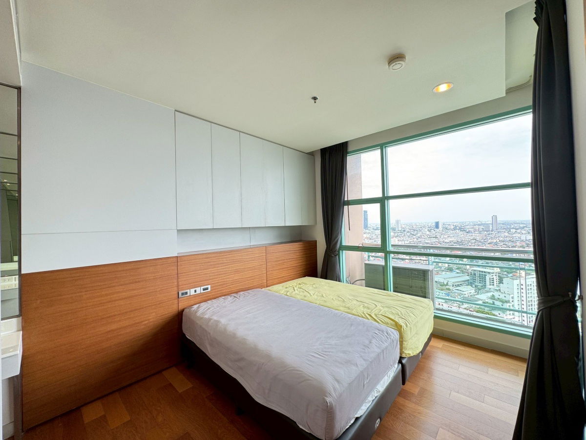 picture For Rent Chatrium Riverside ,2Bed  Condominium, Soi. Charoen Krung 70 ,near  Sherwberry International School),Bts Saphan taksin - 4/7