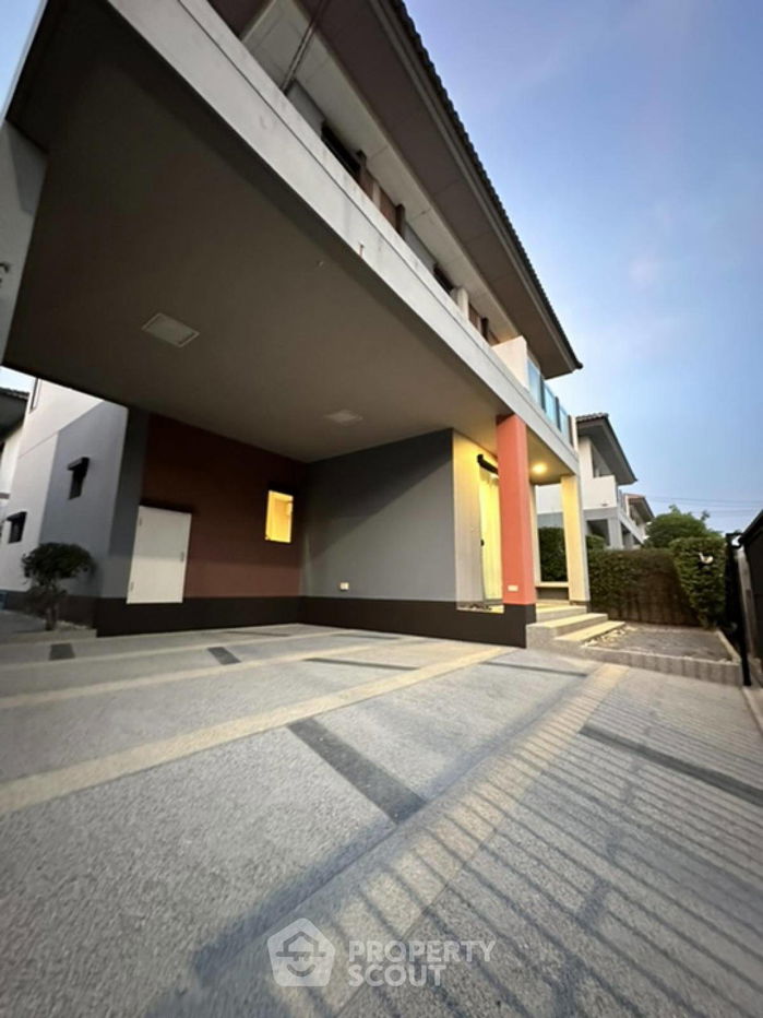 picture 4-BR House at Burasiri Wongwaen-On Nut close to Suvarnabhumi Airport (ID 1511791) - 2/12