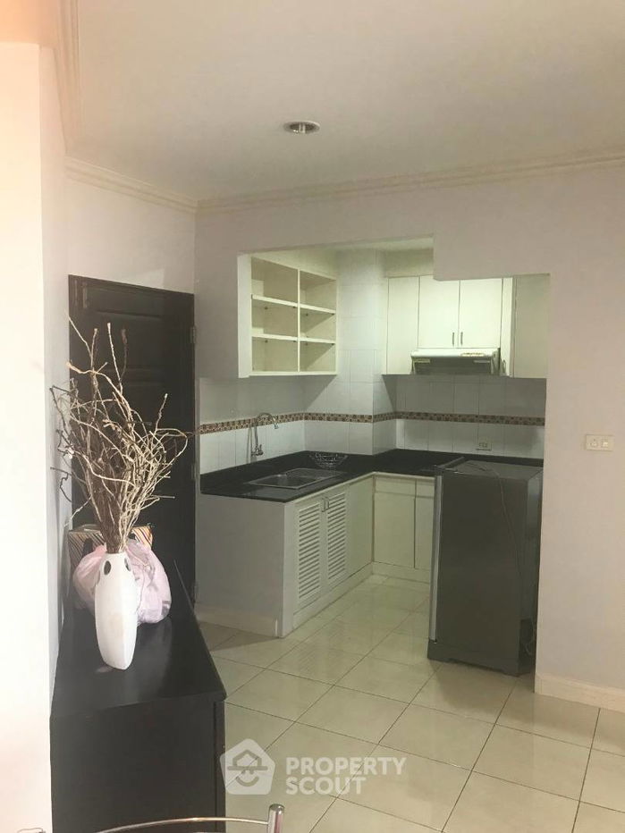 picture 2-BR Condo at Country Complex Bangna near BTS Bang Na (ID 654190) - 10/11