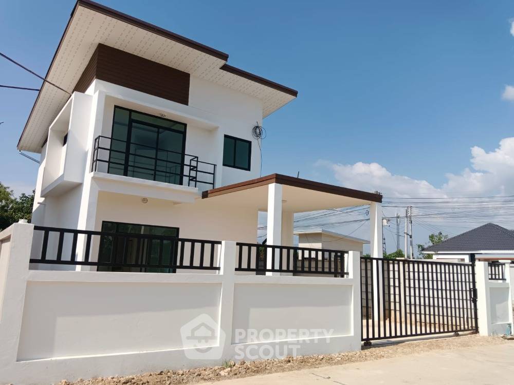 picture 4-BR House in Yang Noeng (ID 1987908) - 1/28