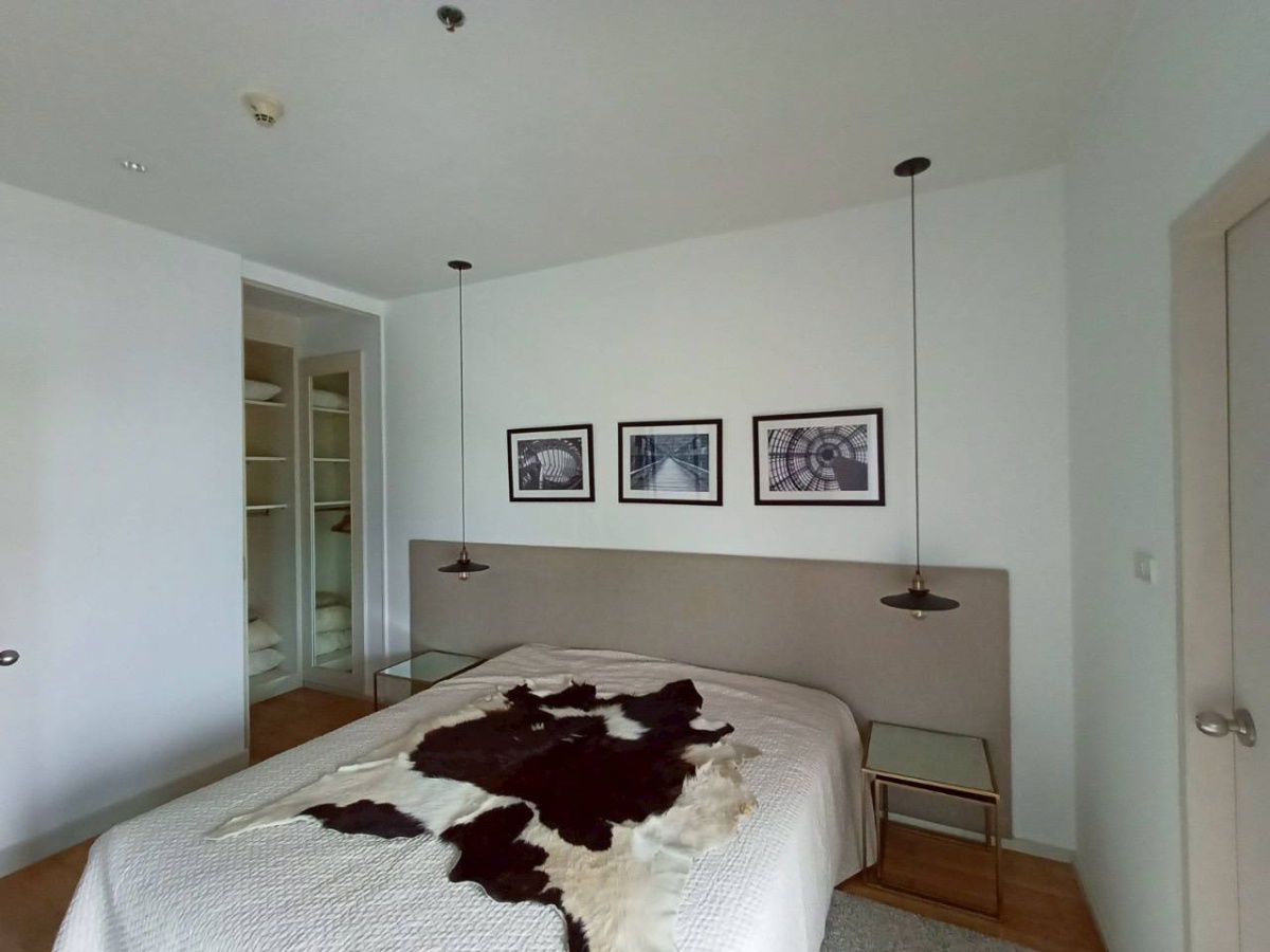 picture Villa Rachatewi【𝐑𝐄𝐍𝐓】🔥Less is More: Simple yet functional, the beautiful wooden floor perfectly.🔥  Contact Line ID: @hacondo - 1/10
