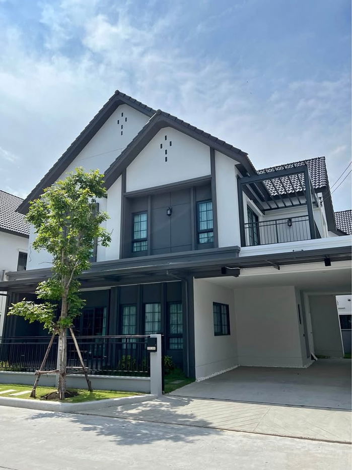 picture Single-family house for rent at Centro Bangna - 1/12