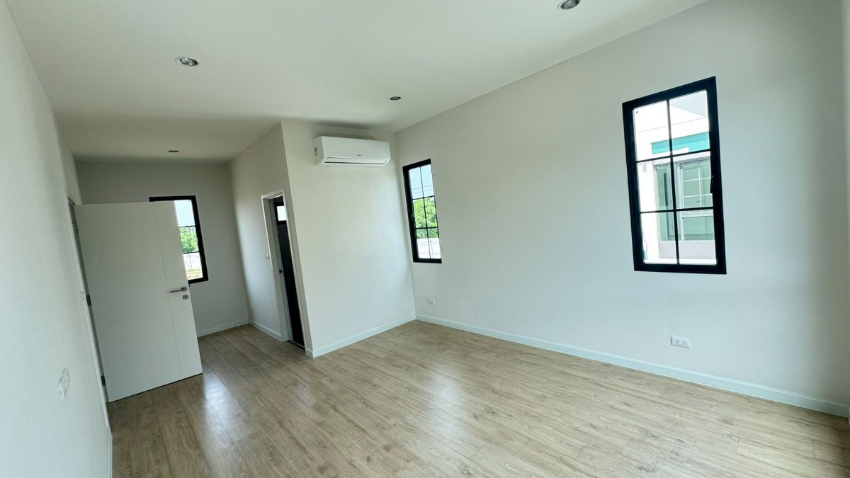รูป ขายบ้านแฝดบ้านเดี่ยวอณาสิริ เวสต์เกต  ใกล้คลับเฮาส์ ทำเลส่วนตัว บ้านพร้อมเข้าอยู่ใกล้รถไฟฟ้า - รูปที่ 7/10