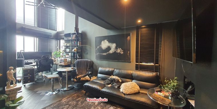 ขายคอนโด มือสอง ห้อง Duplex (ตกแต่งเกือบล้าน) (Blak mens style decoration) ขายขาดทุน ฟรีโอน ห้องมุม คอนโด ละติจูด ใกล้ม.เอแบค บางนา