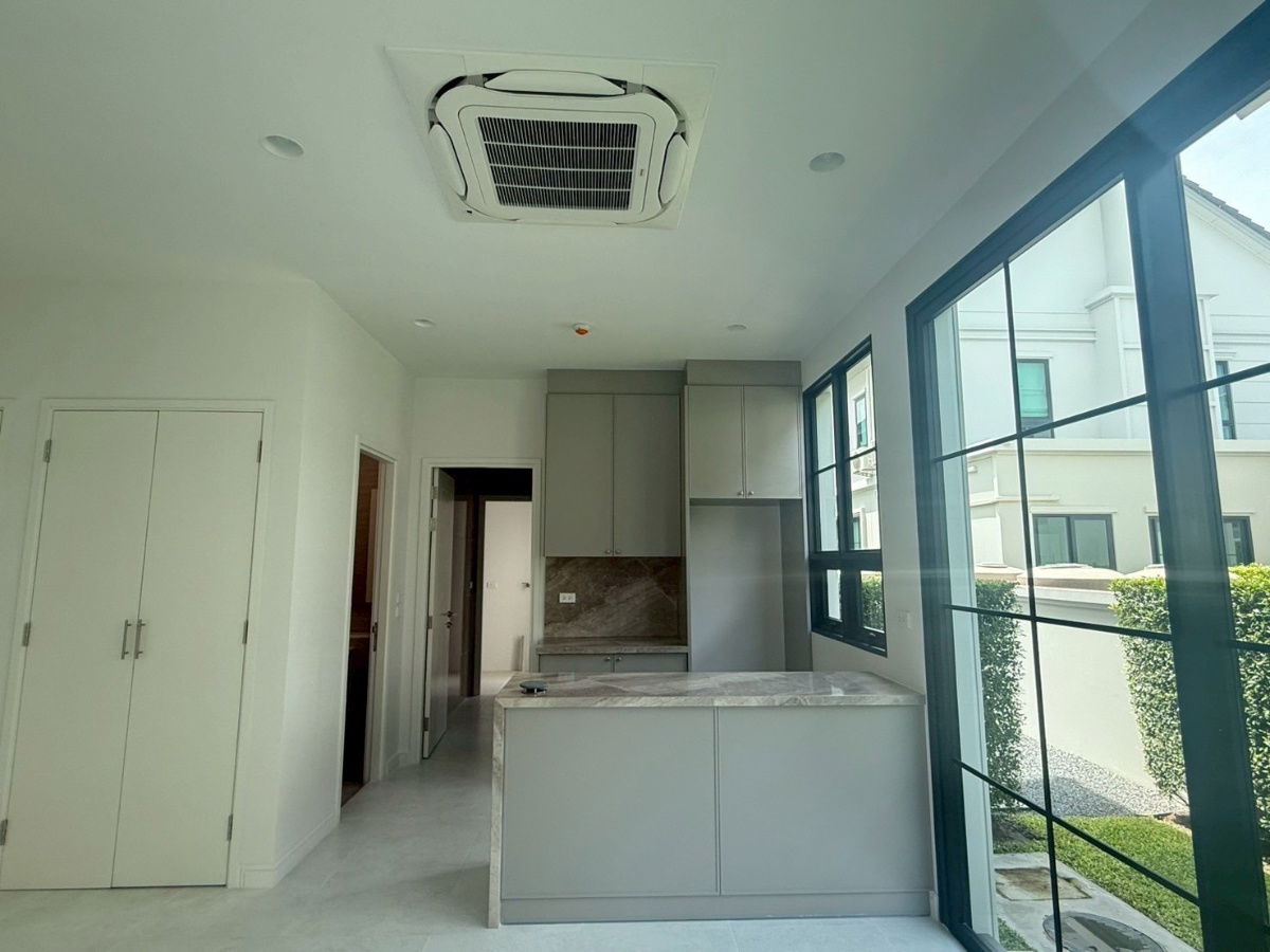 picture 🍃 Prime Location Single House Facing the Central Garden — 330 sq.m. Narinsiri Krungthep Kreetha - 6/18