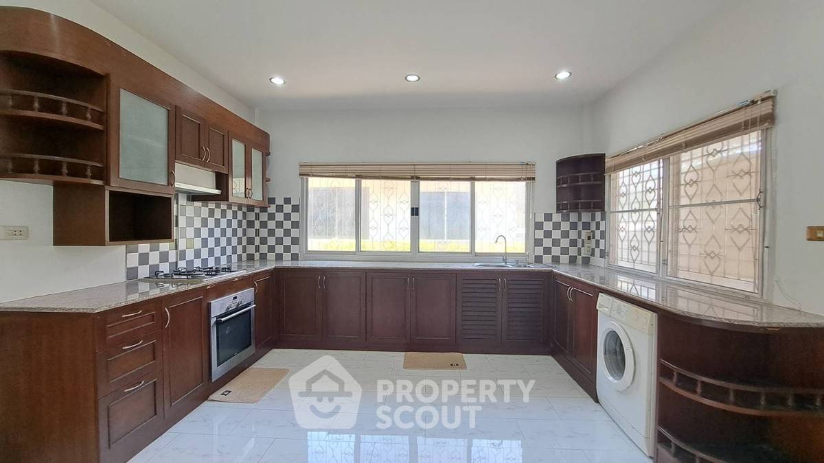 picture 3-BR House close to Hua Hin City (ID 2233911) - 2/23
