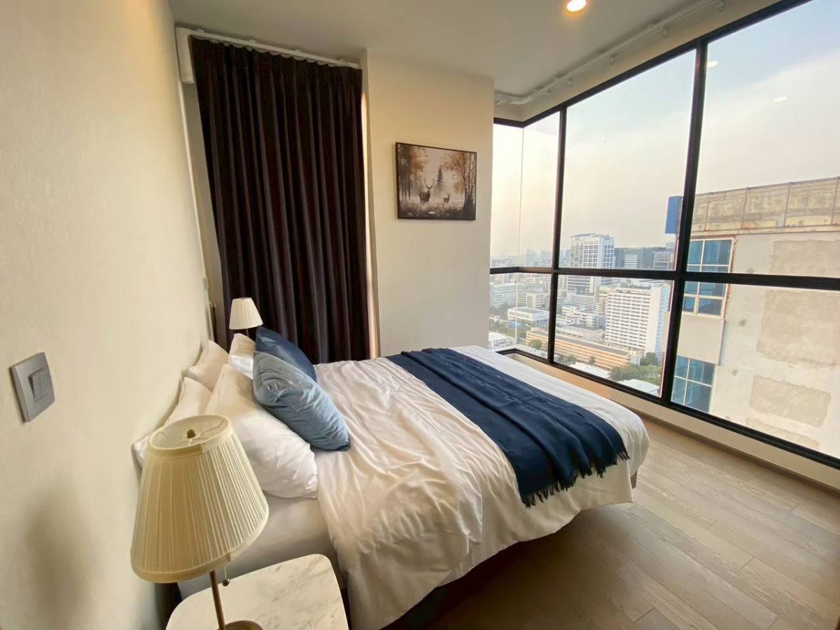 picture Park Origin Phayathai【𝐒𝐄𝐋𝐋 & 𝐑𝐄𝐍𝐓】🔥Simple elegance, with a harmonious tone for both the wood floors & furniture.🔥  Contact Line ID: @hacondo - 3/10