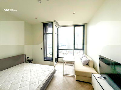 Condos for rent Siam University : 🔥For Rent! Newly Renovated Room🔥Chapter Charoennakhon–Riverside. Size 25sqm. 17th Floor. Unblocked view, ready to move in. Fully Furnished. 