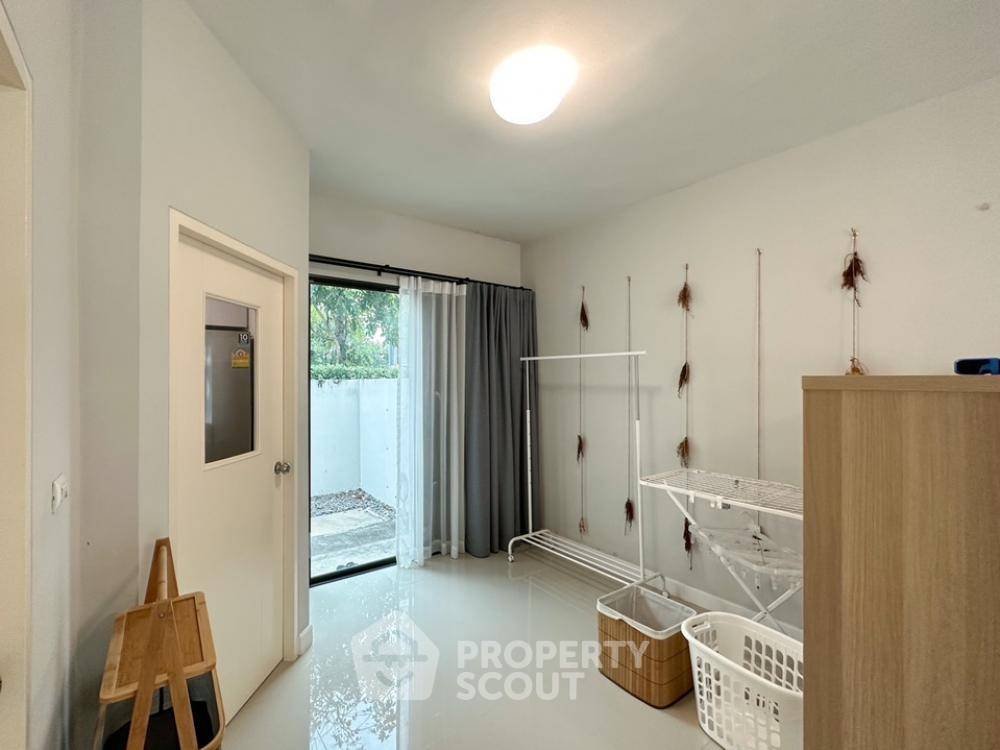picture 3-BR Townhouse in Taling Chan (ID 1706061) - 46/71