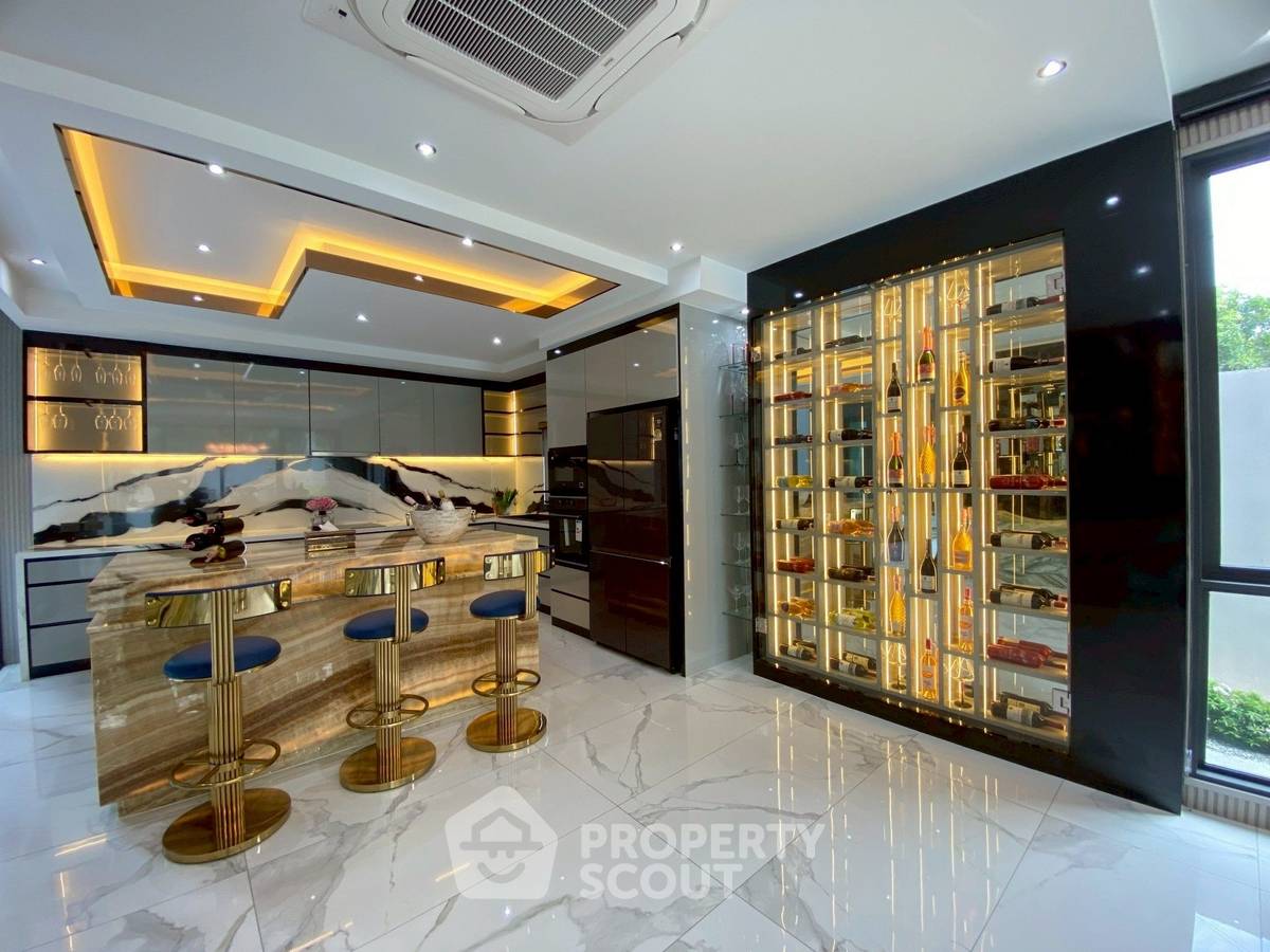 picture 5-BR Villa close to Pattaya (ID 2182145) - 38/40