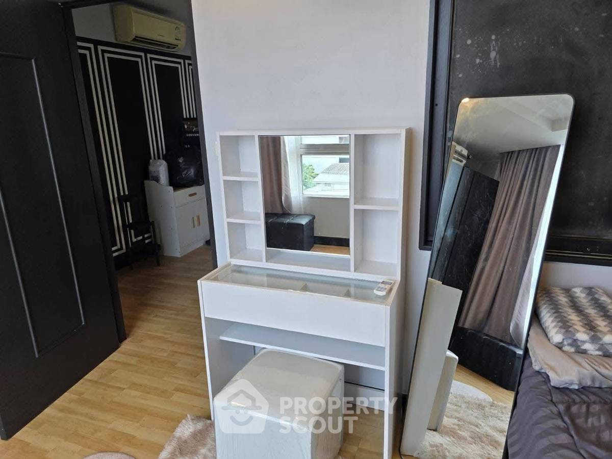 picture 1-BR Condo at Ratchada City 18 Condominium near MRT Huai Khwang (ID 2237019) - 12/24