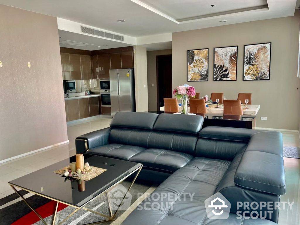 picture 3-BR Condo at Menam Residences in Wat Phraya Krai (ID 510965) - 1/9