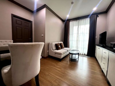 คอนโดให้เช่า : ด่วน ให้เช่าคอนโด เดอะรีเซิฟ  เกษมสันต์ 3 BTS สนามกีฬา พร้อมย้ายเข้าอยู่ เฟอร์นิเจอร์ครบ 