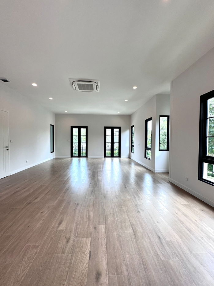 picture 🏡 House for Sale at Narinsiri Krungthep Kreetha Project ✨ Prime Location – The Only One in a Private Alley !! - 10/14