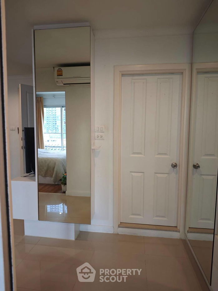 picture 1-BR Condo at Lumpini Place Rama 9–Ratchada near MRT Phra Ram 9 (ID 1739354) - 12/16