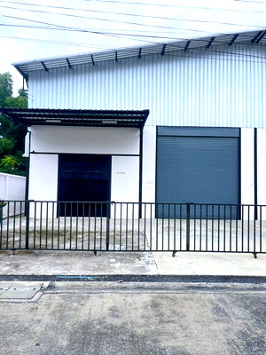Factory for rent Sirindhorn International Institute of Technology (SIIT) : Robinson Srisaman 900m. Warehouse for rent with office 250 sq.m.70sq.wa. Dhurakij Pundit University