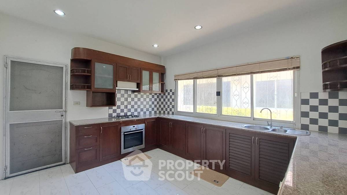 picture 3-BR House close to Hua Hin City (ID 2233911) - 12/23