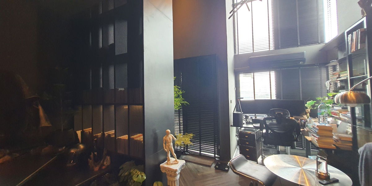 รูป ขายคอนโด มือสอง ห้อง Duplex (ตกแต่งเกือบล้าน) (Blak mens style decoration) ขายขาดทุน ฟรีโอน ห้องมุม คอนโด ละติจูด ใกล้ม.เอแบค บางนา - รูปที่ 16/31