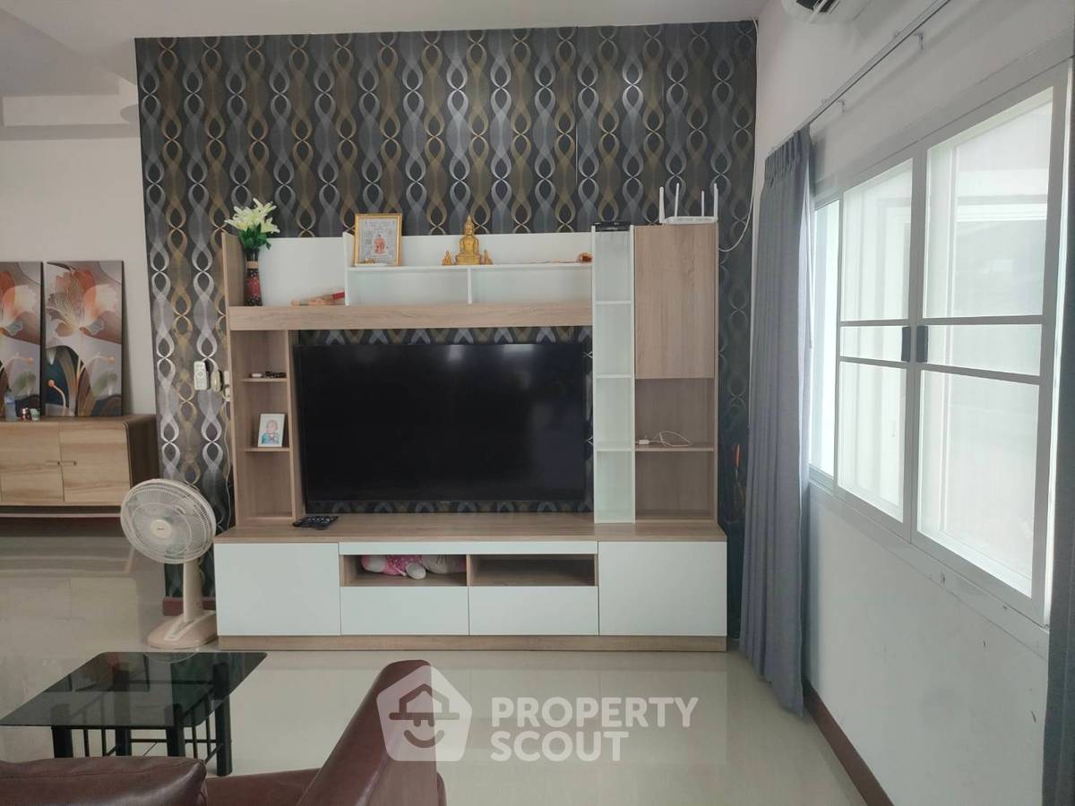รูป บ้าน 3-ห้องนอน ใกล้ เมืองพัทยา (ID 1511599) - รูปที่ 3/28